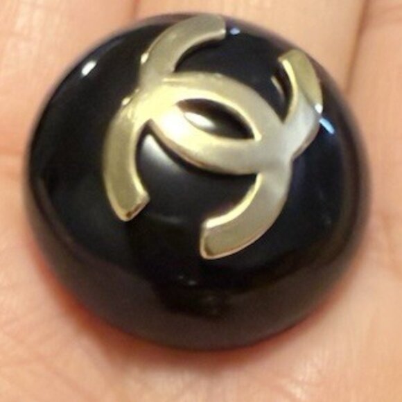 Authentic CHANEL Earrings Black Gold Made in France Authenticated Like New - Picture 5 of 9